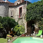 Oda ve Kahvaltı La Tour Du Terroir 3*
