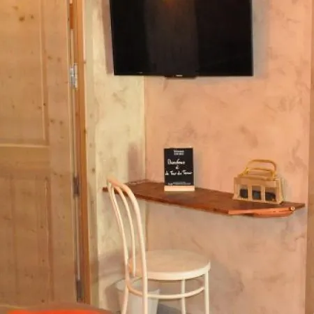 Bed and Breakfast La Tour Du Terroir 3*