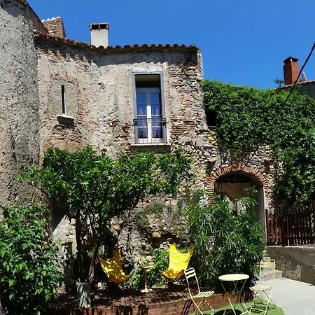 La Tour Du Terroir Nocleg ze śniadaniem 3*
