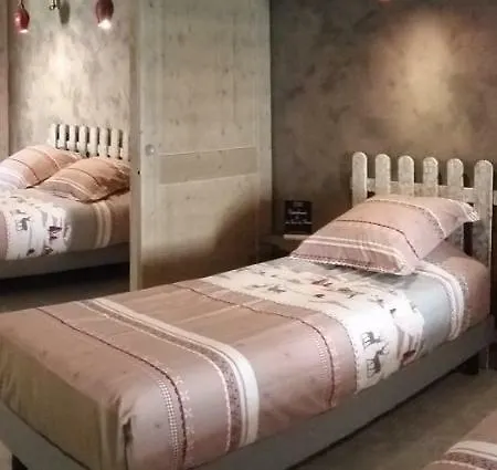לינה וארוחת בוקר La Tour Du Terroir 3*